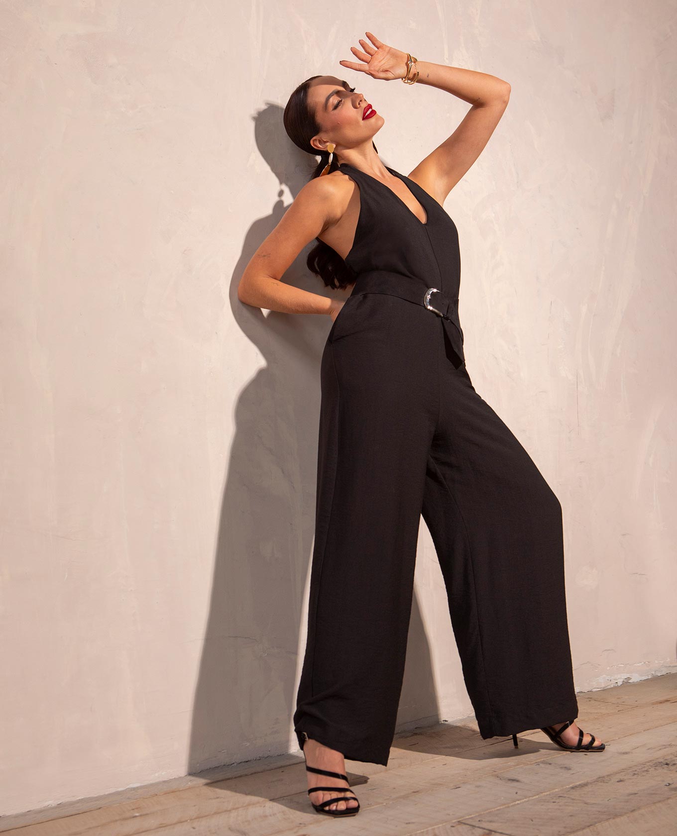 ENTERIZO NEGRO PARA MUJER ESCOTE V ESPALDA DESCUBIERTA CON ELASTICO Adrissa | Ropa para mujer