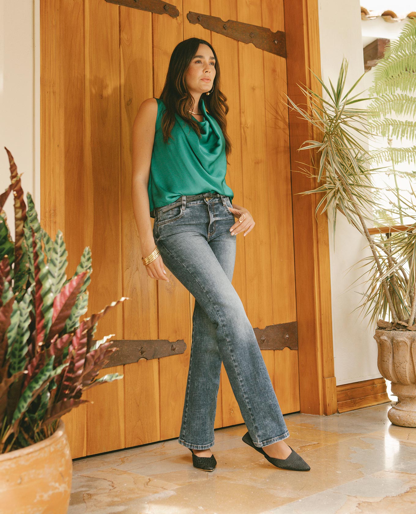 JEAN FLARE PARA MUJER CINCO BOLSILLOS CON COSTURAS EN CONTRASTE Adrissa | Ropa para mujer Jeans