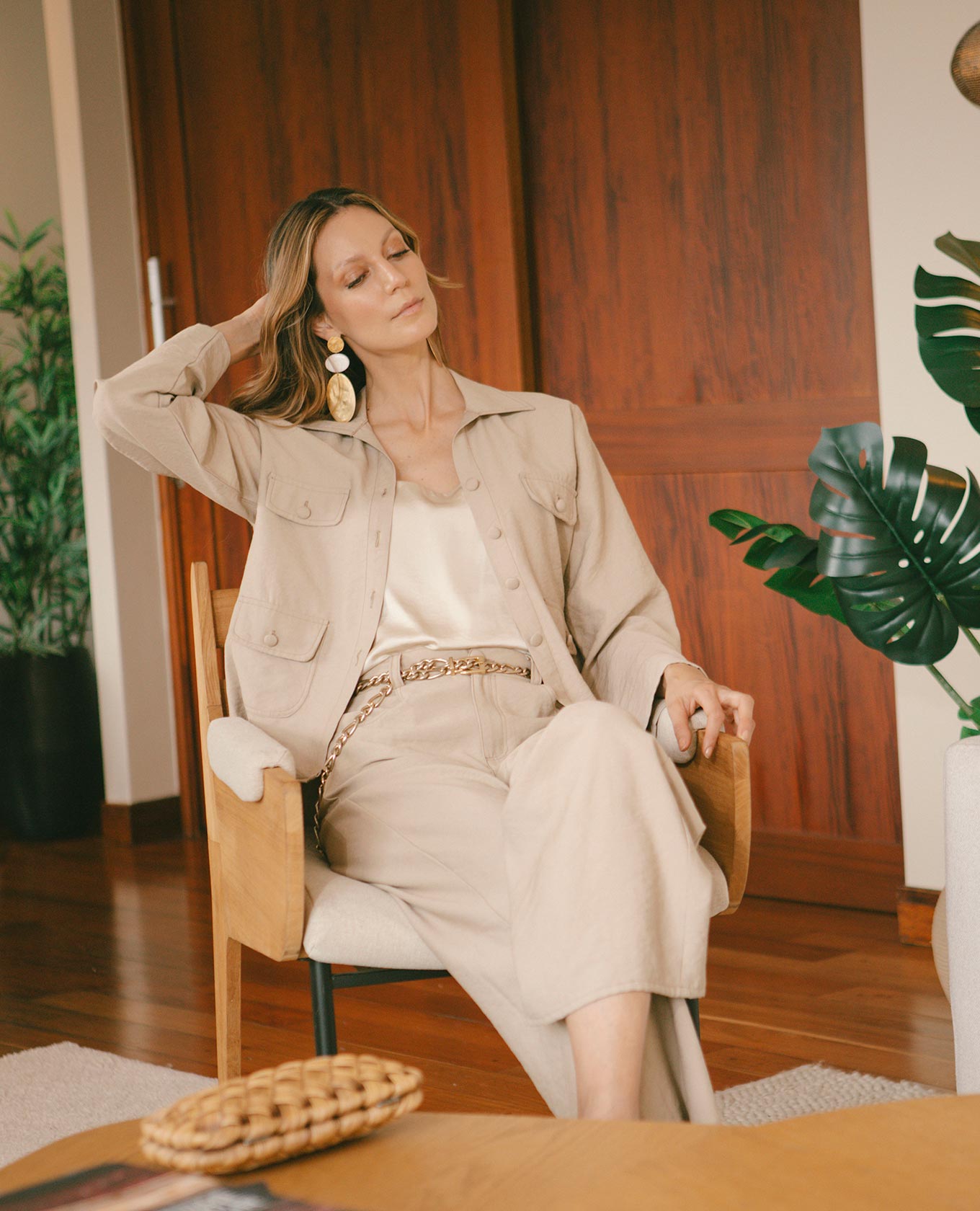 CHAQUETA LIVIANA PARA MUJER CON BOLSILLOS DE PARCHE Y BOTONES FORRADOS Adrissa | Ropa para mujer Chaquetas