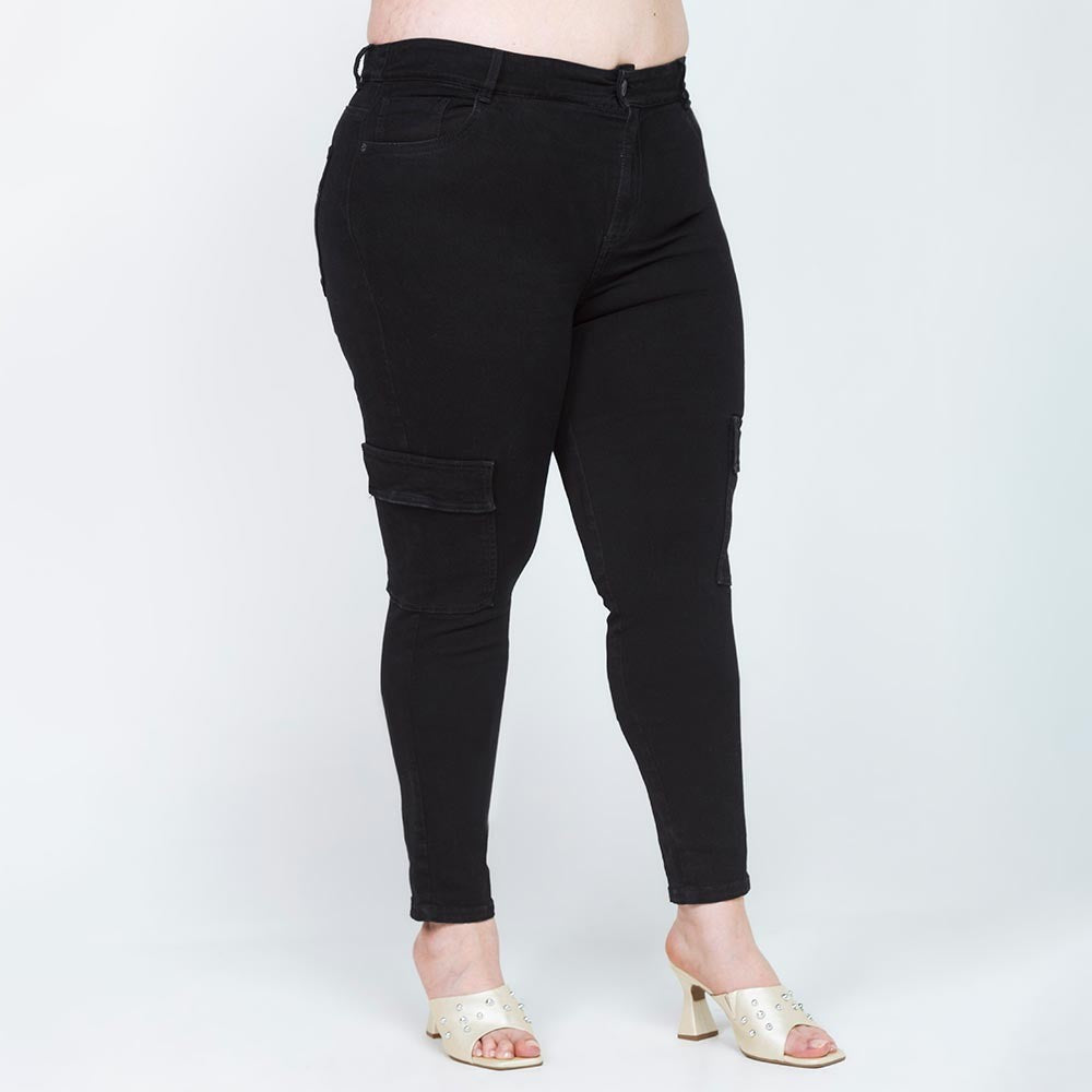 PANTALÓN NEGRO TALLAS GRANDES CARGO Adrissa