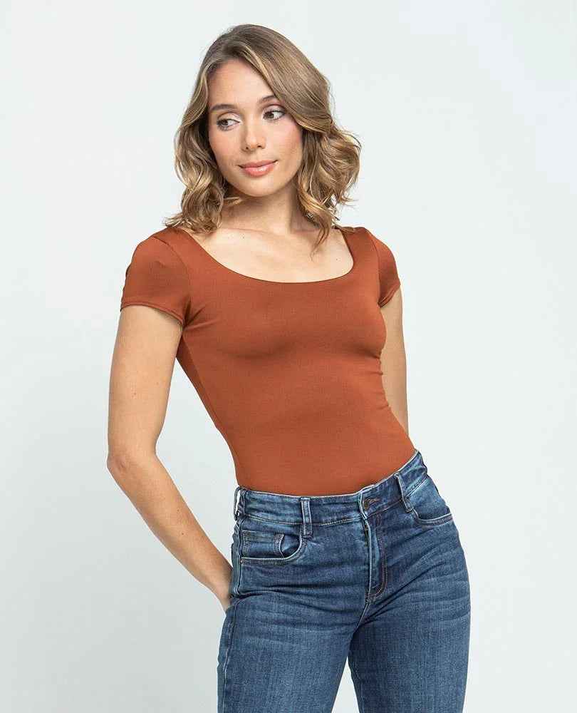 BLUSA ADRISSA BÁSICA REBECA PARA MUJER XS CARAMELO Adrissa Blusas