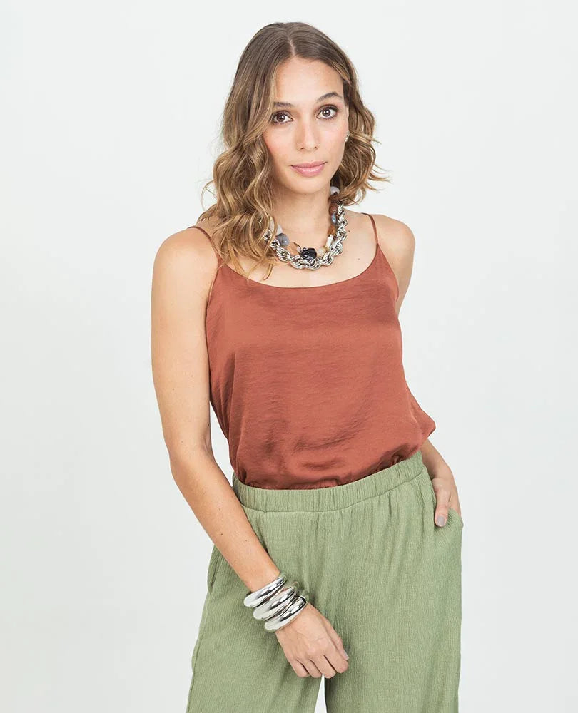 BLUSA BÁSICA OLIVIA DE TIRAS PARA MUJER Adrissa