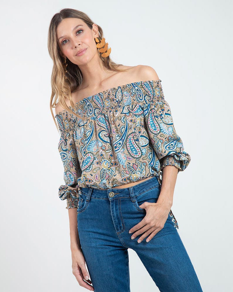 BLUSA ESTAMPADA PARA MUJER ESCOTE BANDEJ Adrissa
