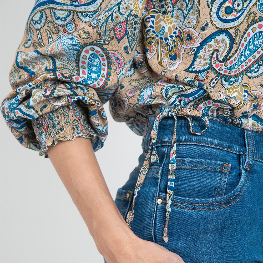 BLUSA ESTAMPADA PARA MUJER ESCOTE BANDEJ Adrissa