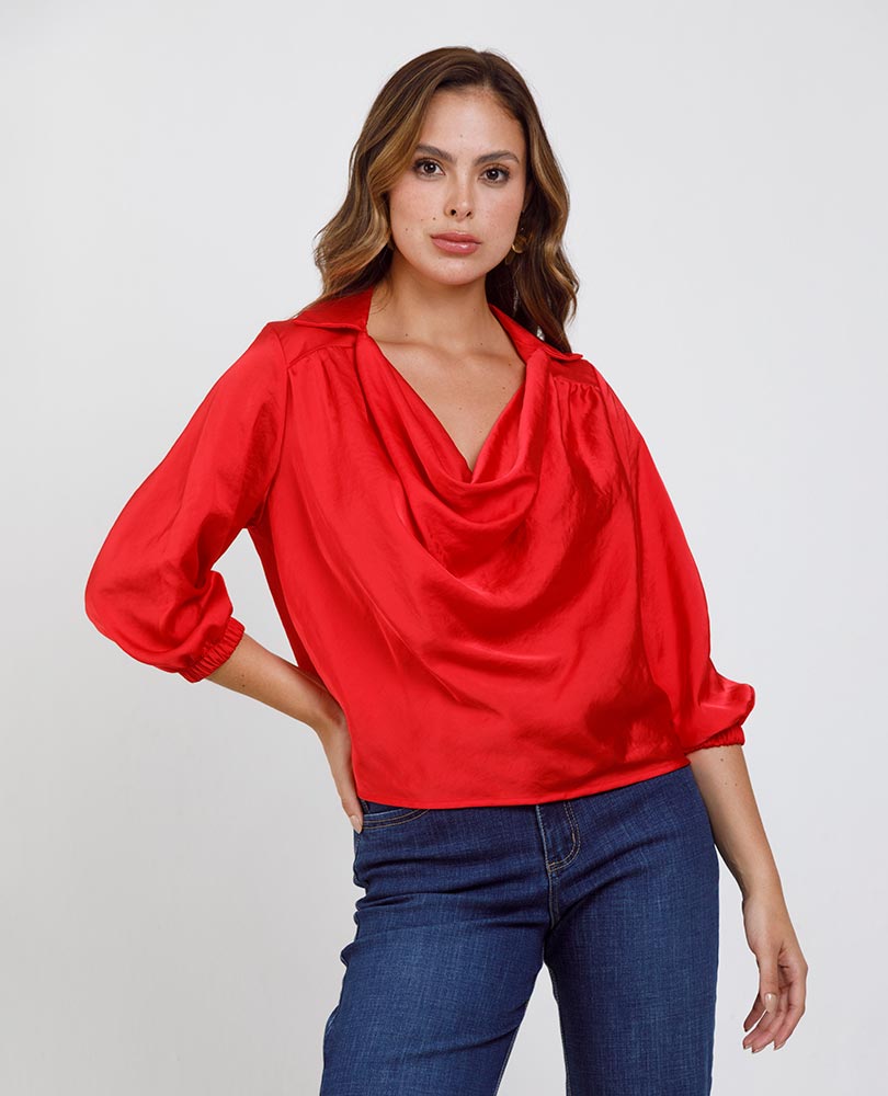 BLUSA BÁSICA GABRIELA DRAPEADA TELA SATINADA ROJO Adrissa