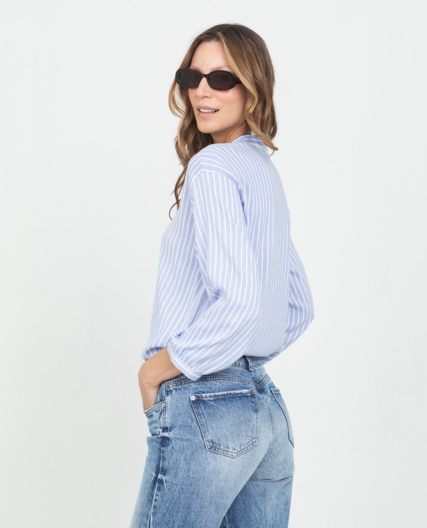 CAMISA MANGA 3/4 PARA MUJER EN RAYAS CUELLO NERU CON APLIQUE Adrissa