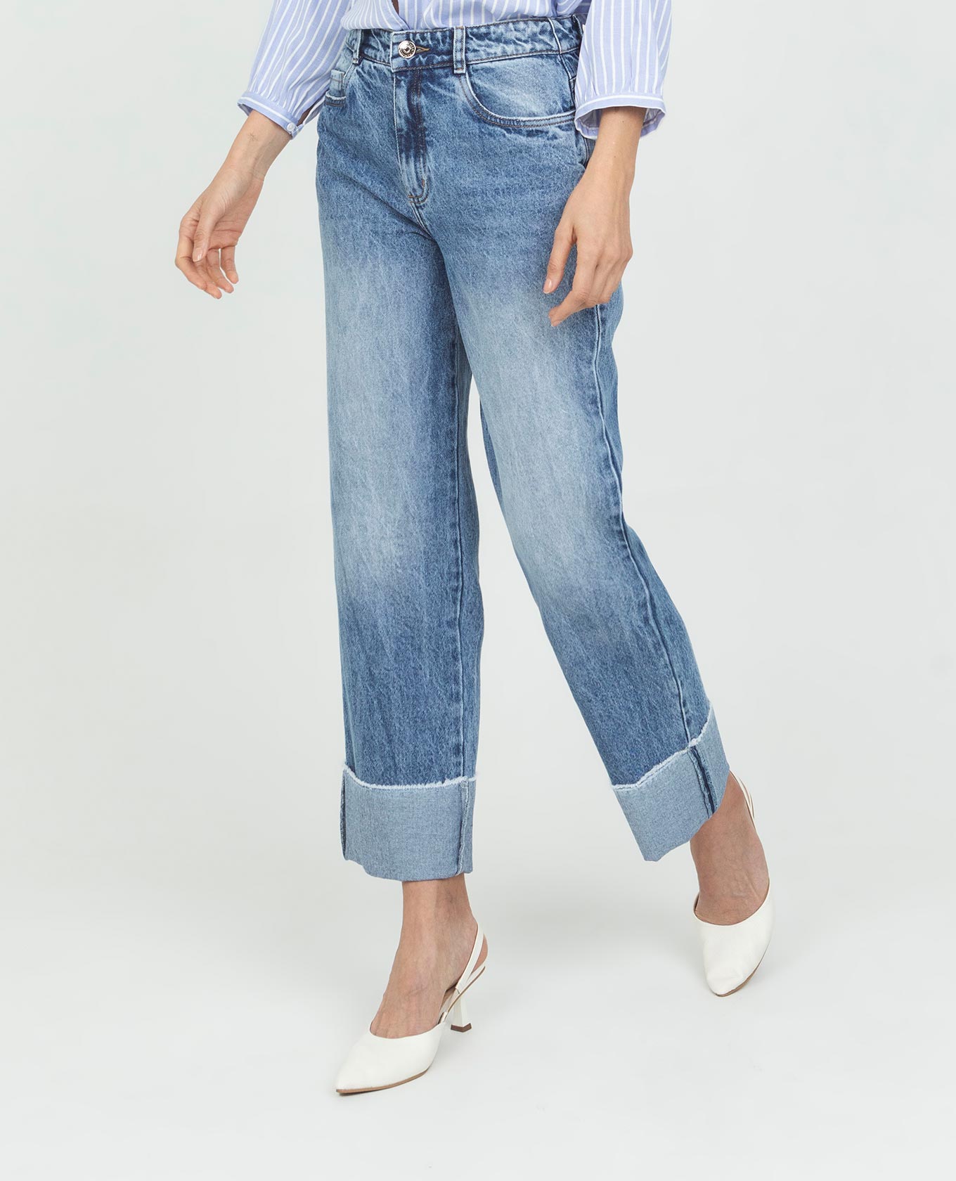 JEAN REGULAR PARA MUJER CON BOTA DOBLADA TONO MEDIO PRETINA DELGADA Adrissa | Ropa para mujer