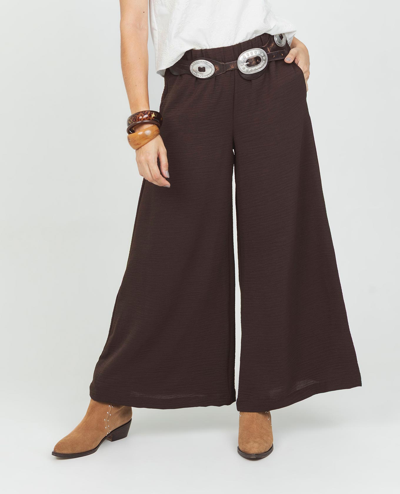 PANTALÓN WIDE LEG PARA MUJER CON ELÁSTICO EN CINTURA TELA CON EFECTO CAFE OSCURO Adrissa