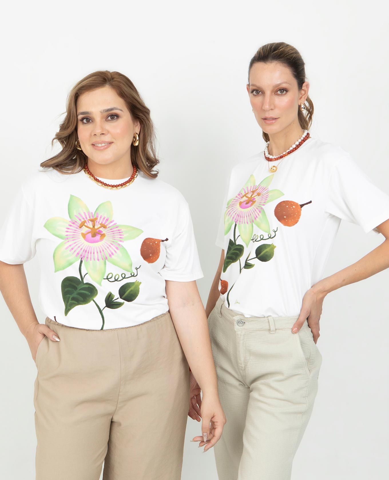 CAMISETA MANGA CORTA PARA MUJER ESTAMPADO EXCLUSIVO FLOR EN TELA CON EFECTO Adrissa | Ropa para mujer Blusas