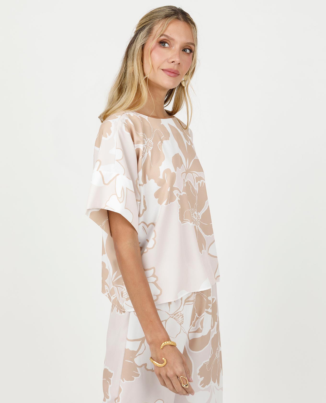 BLUSA ASIMÉTRICA PARA MUJER ESTAMPADO BICOLOR CON ESCOTE REDONDO Adrissa | Ropa para mujer Blusas