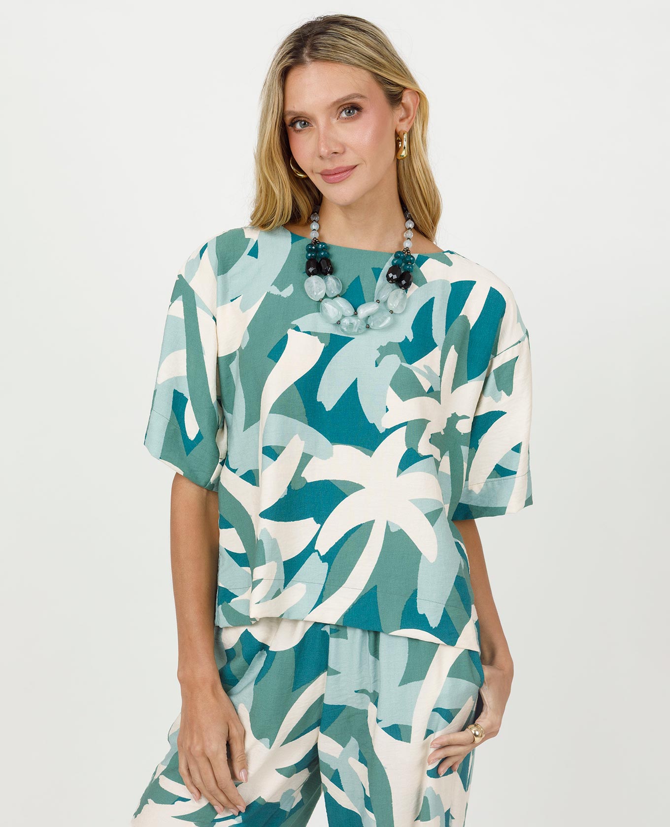 BLUSA ESTAMPADA PARA MUJER MANGA CORTA ESPALDA CON PERILLA Adrissa | Ropa para mujer Blusas