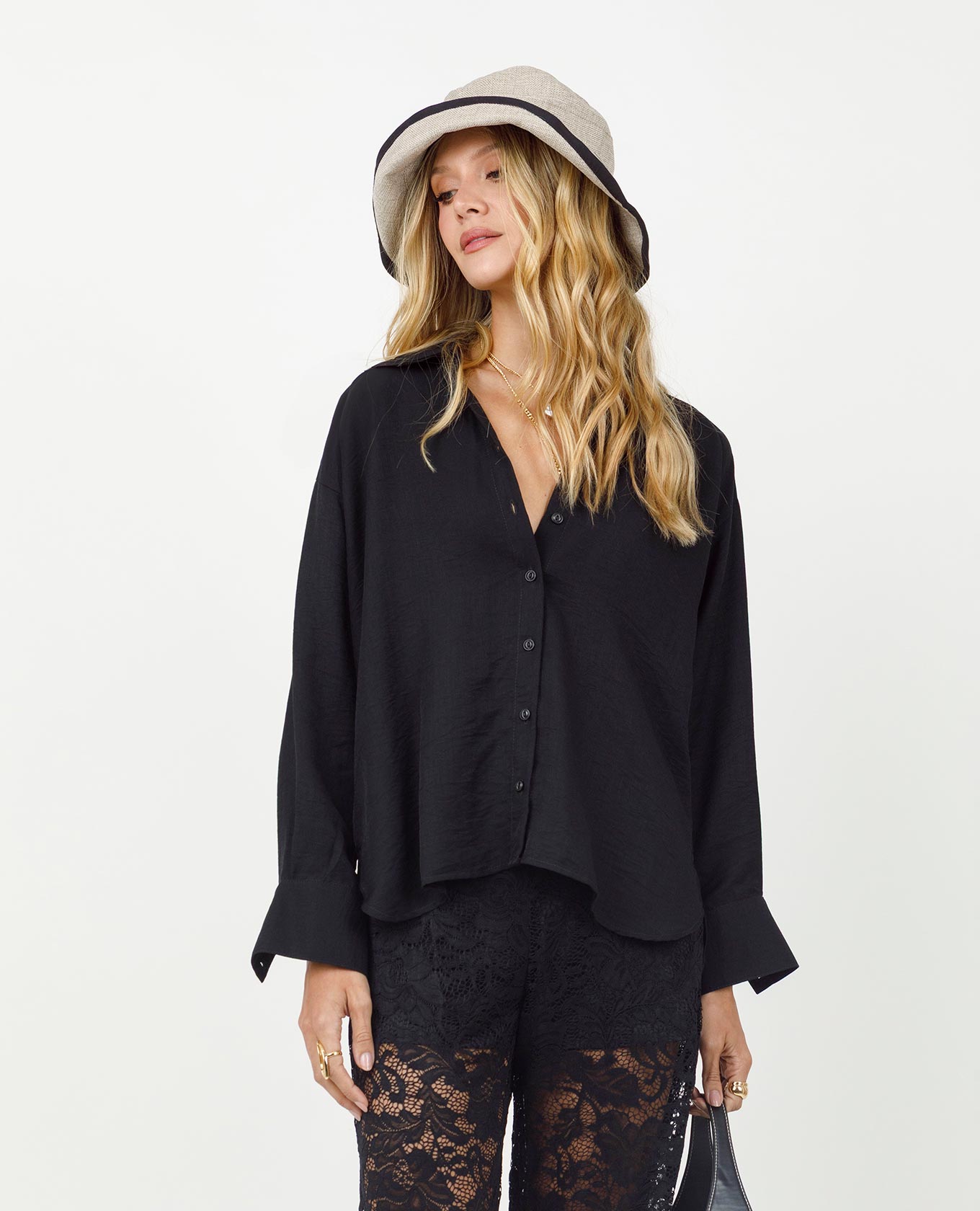 CAMISA NEGRA PARA MUJER MANGA LARGA CON PUNOS ANCHOS Adrissa | Ropa para mujer Blusas