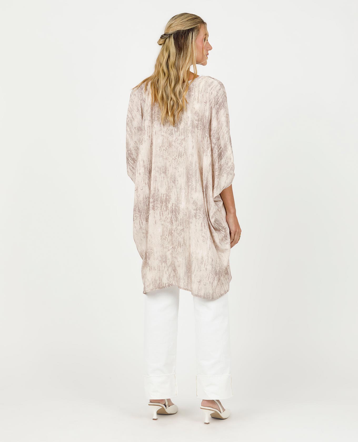 COMPLEMENTO ESTAMPADO PARA MUJER RECOGIDO EN MANGA Y BOTON Adrissa | Ropa para mujer Blusas
