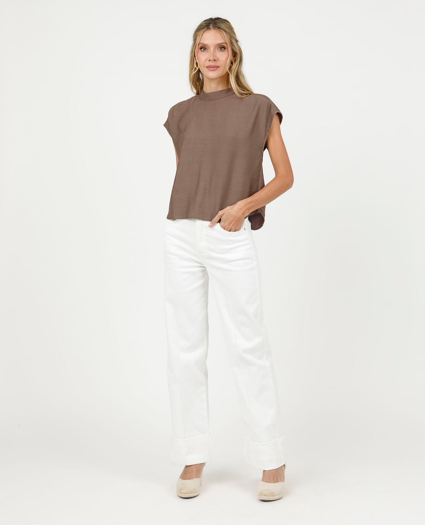 BLUSA CORTA PARA MUJER CON CUELLO ALTO Y MANGA RODADA Adrissa | Ropa para mujer Blusas