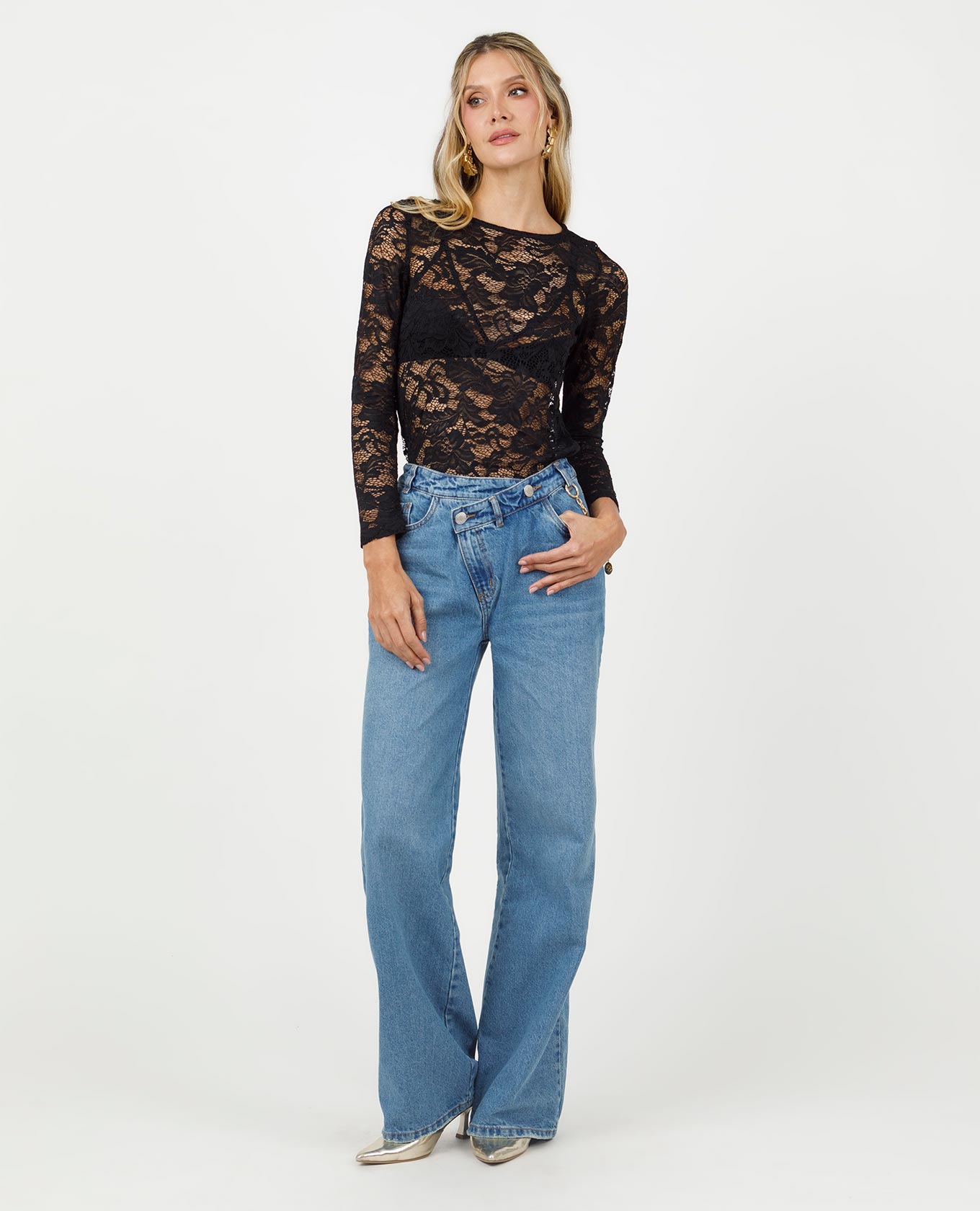 BUZO NEGRO PARA MUJER EN ENCAJE ESCOTE SEMI BANDEJA Adrissa | Ropa para mujer Blusas