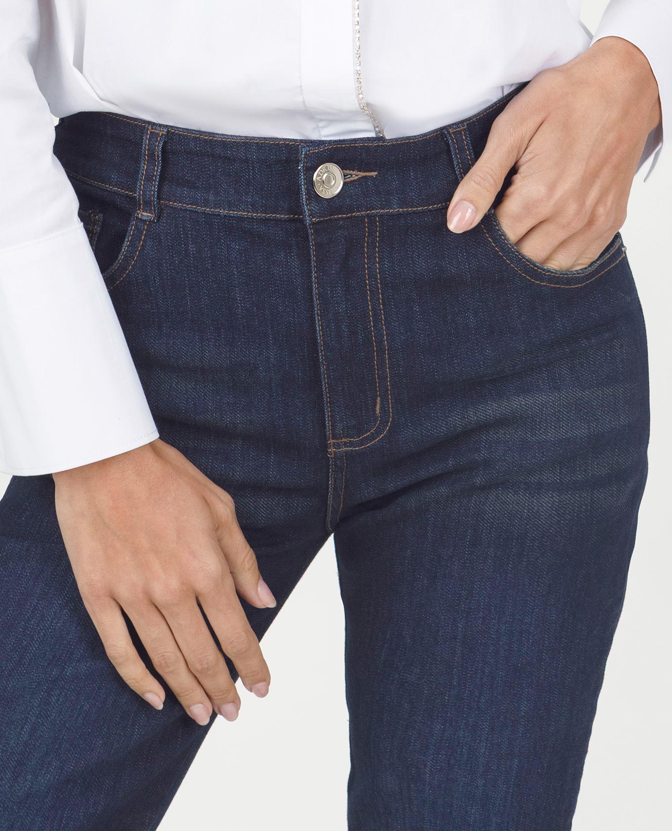 JEAN SKINNY PARA MUJER TONO OSCURO CINCO BOLSILLOS COSTURAS EN CONTRASTE Adrissa | Ropa para mujer Jeans