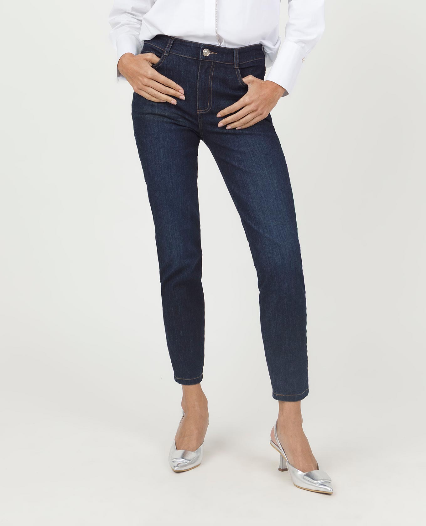 JEAN SKINNY PARA MUJER TONO OSCURO CINCO BOLSILLOS COSTURAS EN CONTRASTE Adrissa | Ropa para mujer Jeans