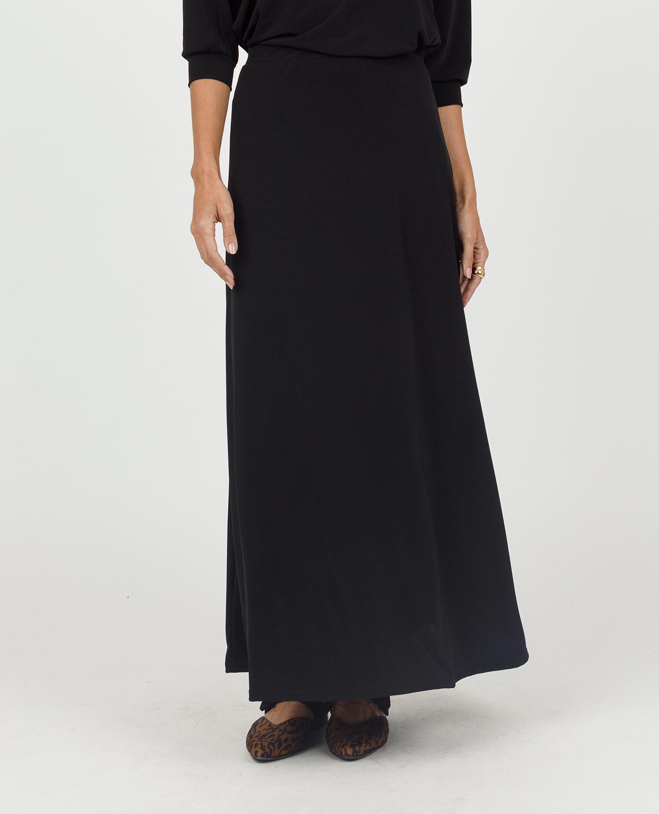 FALDA LARGA PARA MUJER EN TEJIDO DE PUNTO CON ELÁSTICO EN CINTURA Adrissa | Ropa para mujer Faldas