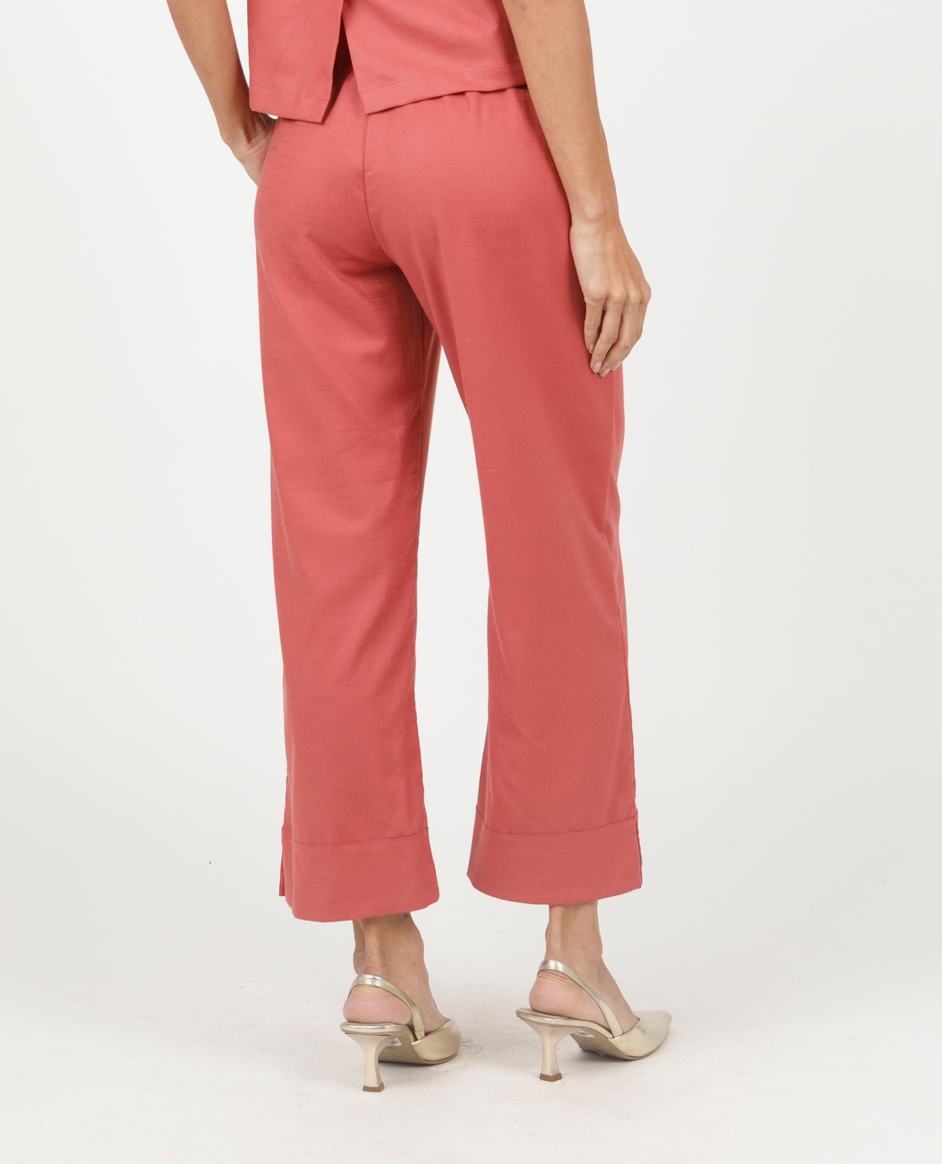 PANTALÓN CORTO PARA MUJER SILUETA RECTA CON ABERTURA EN BOTA Y ELÁSTICO Adrissa | Ropa para mujer Pantalones