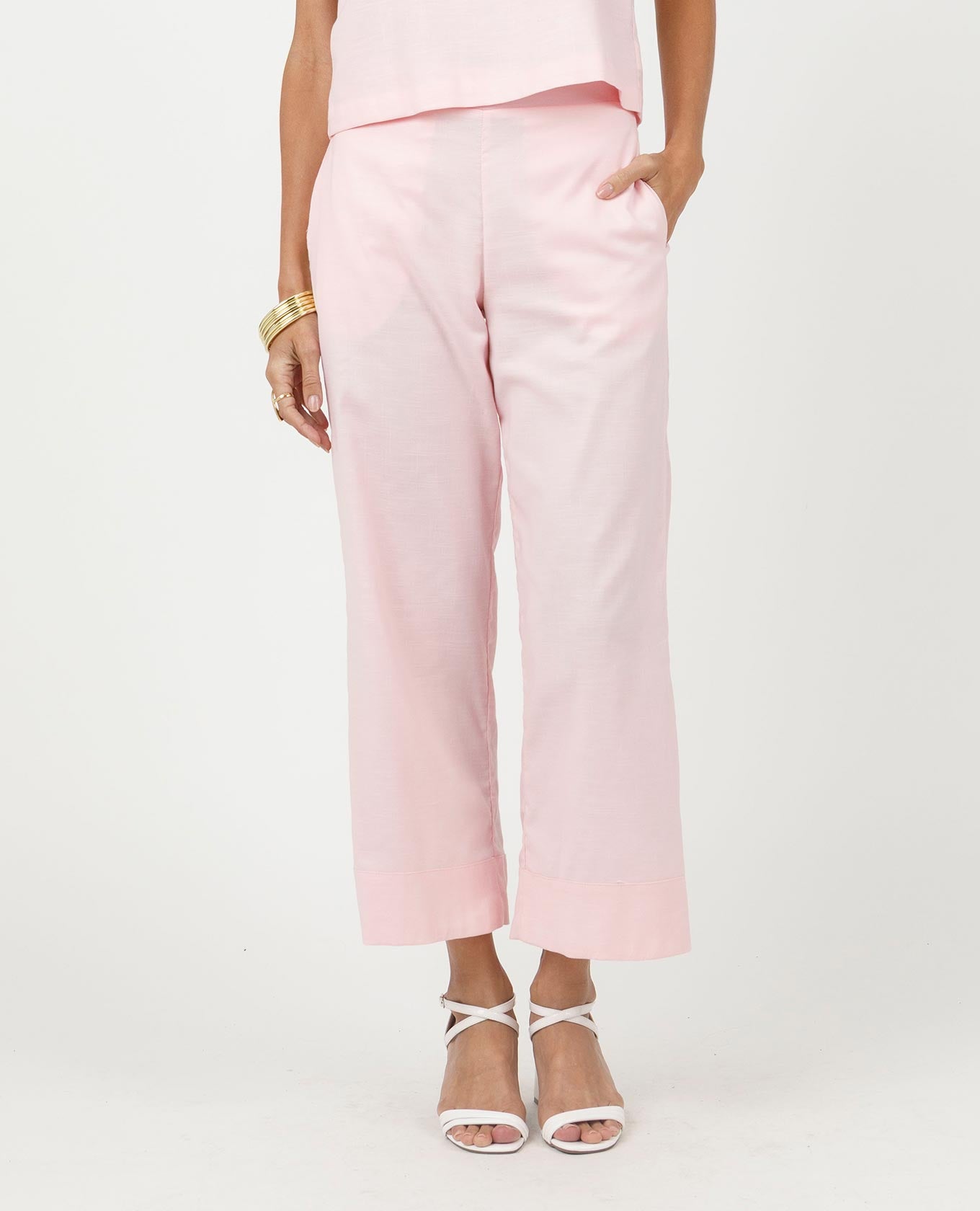 PANTALÓN CORTO PARA MUJER SILUETA RECTA CON ABERTURA EN BOTA Y ELÁSTICO ROSADO Adrissa | Ropa para mujer Pantalones