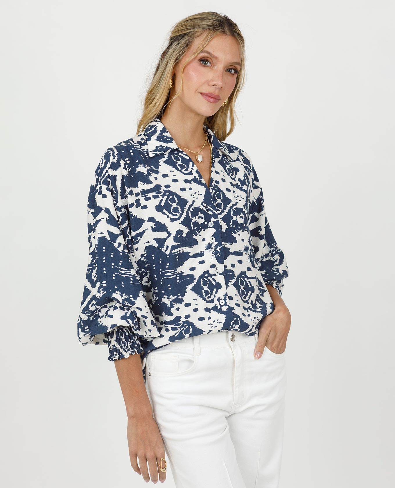 CAMISA ESTAMPADA PARA MUJER MANGA LARGA CON PUNOS EN NIDO DE ABEJA Adrissa | Ropa para mujer Blusas