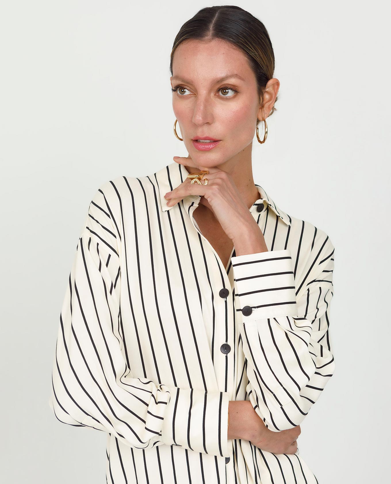CAMISA RAYAS PARA MUJER OVERSIZE MANGA LARGA CON DIFERENCIA DE LARGO Adrissa | Ropa para mujer Blusas