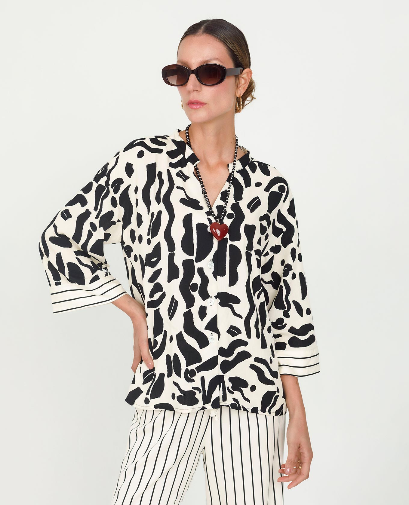 CAMISA MANGA 3/4 PARA MUJER MEZCLA DE ESTAMPACIÓN CUELLO NERU Adrissa | Ropa para mujer