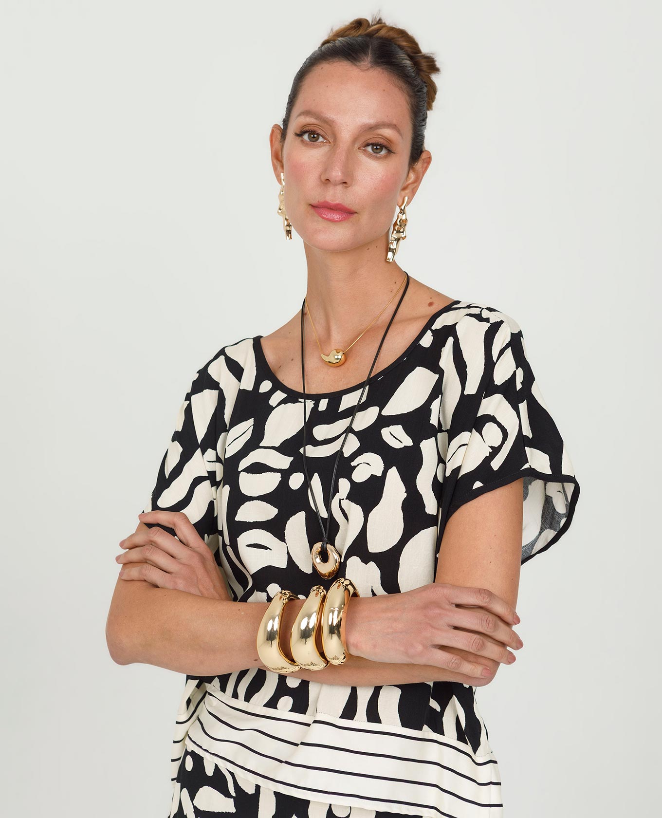 BLUSA MANGA RODADA PARA MUJER ESTAMPADO BICOLOR EN MEZCLA DE TELAS Adrissa | Ropa para mujer Blusas