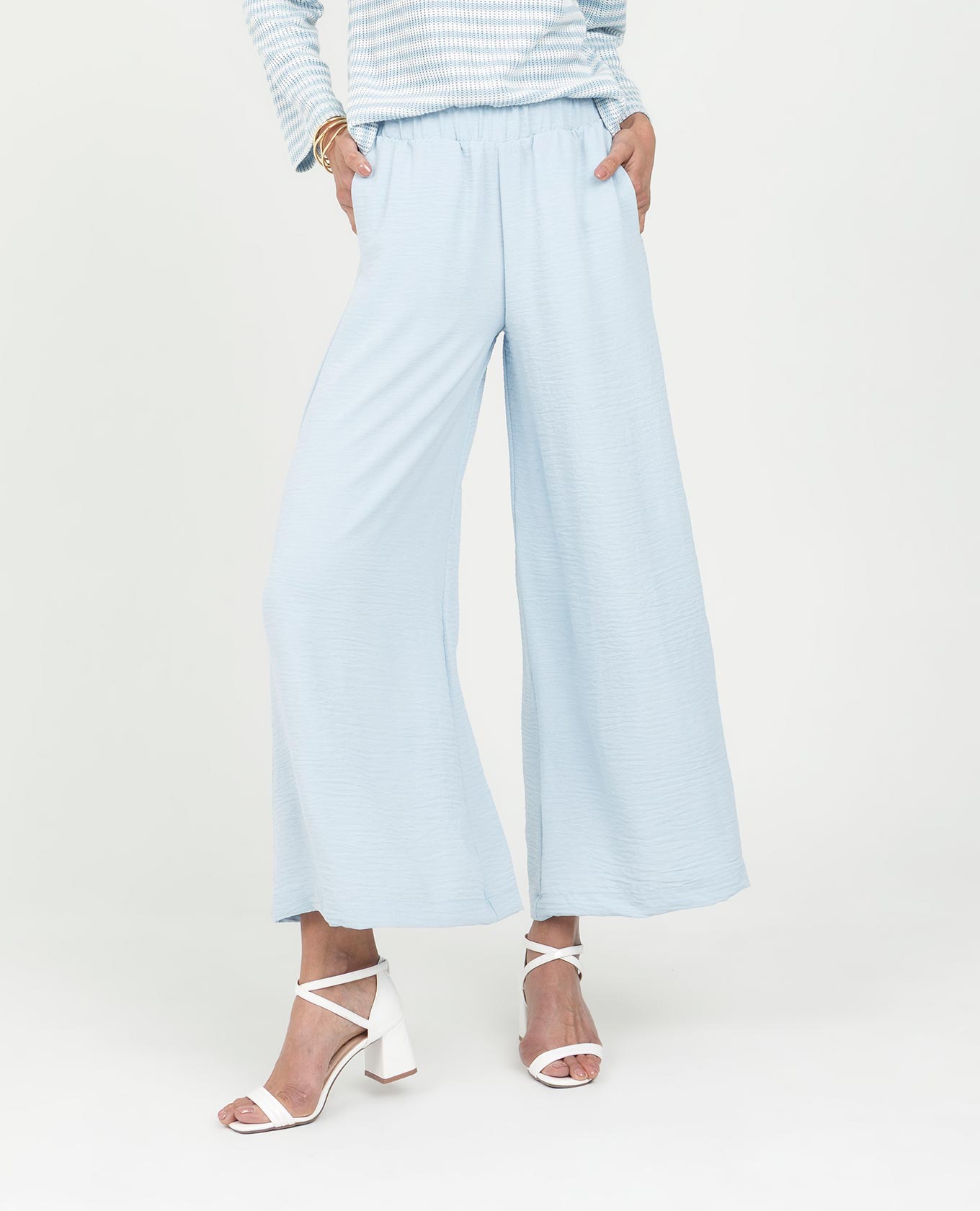 PANTALÓN WIDE LEG PARA MUJER CON ELÁSTICO EN CINTURA TELA CON EFECTO AZUL CLARO Adrissa