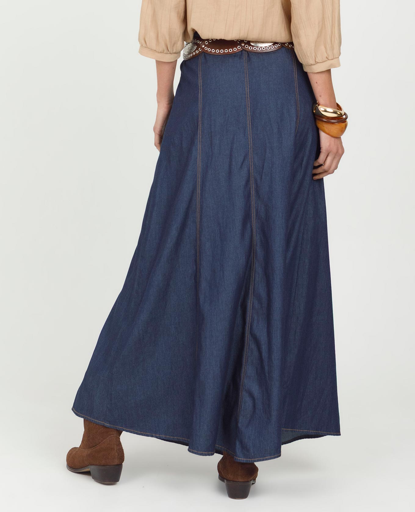 FALDA LARGA PARA MUJER EN CHAMBRAY CON CORTE EN NESGAS Y COSTURAS EN CONTRASTE Adrissa | Ropa para mujer Faldas