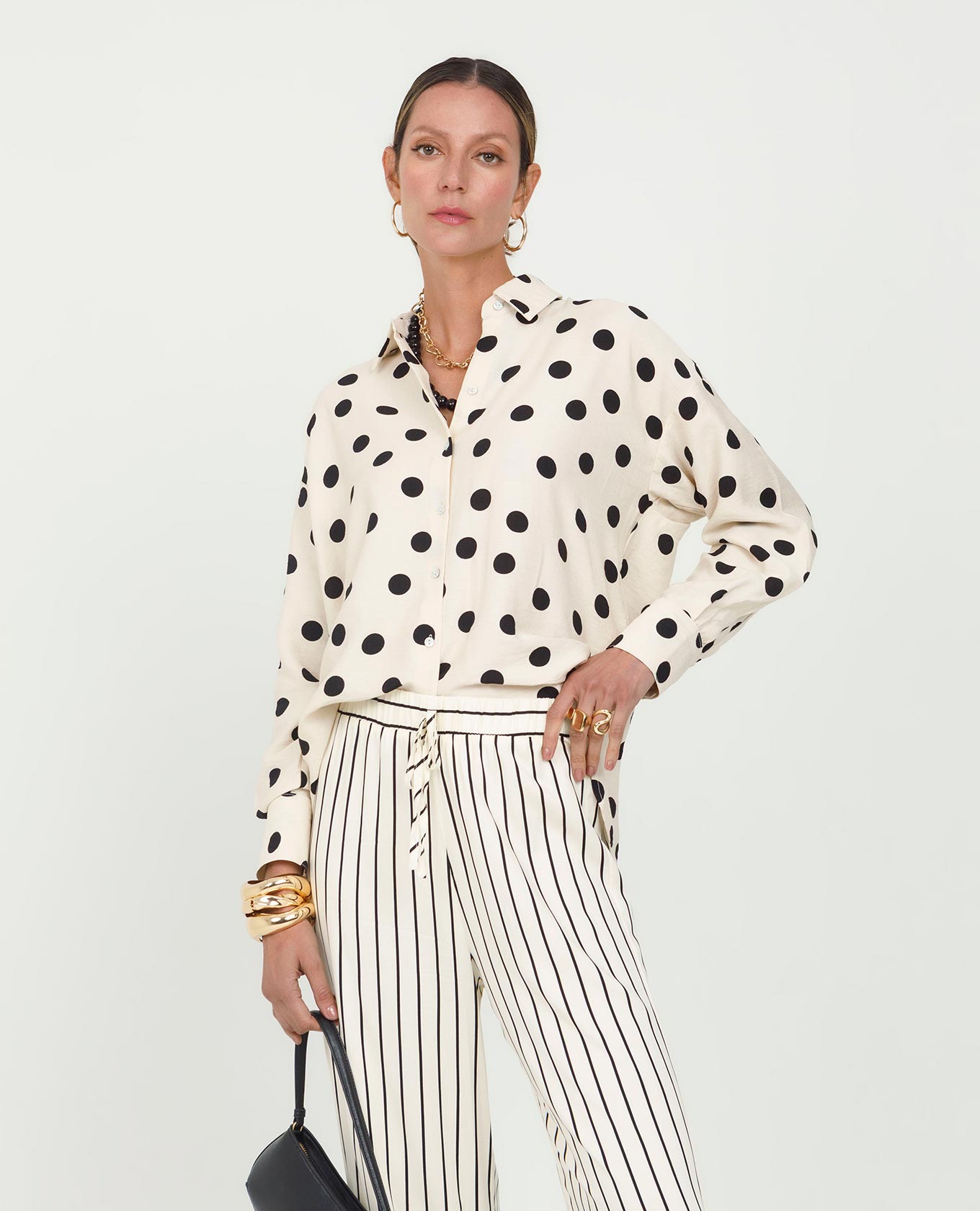 CAMISA LUNARES PARA MUJER MANGA LARGA CON PUNOS ANCHOS Adrissa | Ropa para mujer Blusas