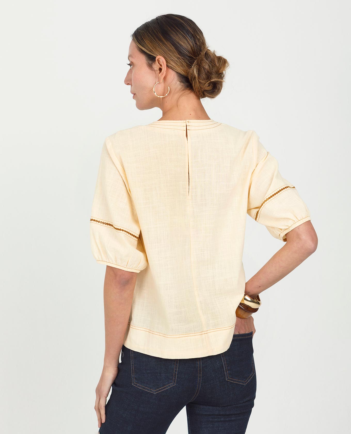 BLUSA MANGA CORTA PARA MUJER EN ALGODÓN CON PESPUNTES EN CONTRASTE Adrissa | Ropa para mujer