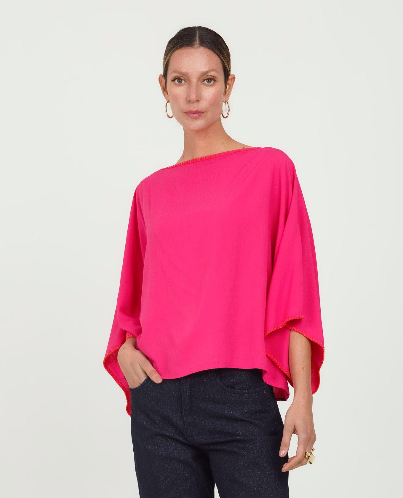 BLUSA TIPO PONCHO PARA MUJER CON PUNTADA ARTESANAL EN ESCOTE Y MANGAS Adrissa | Ropa para mujer Blusas