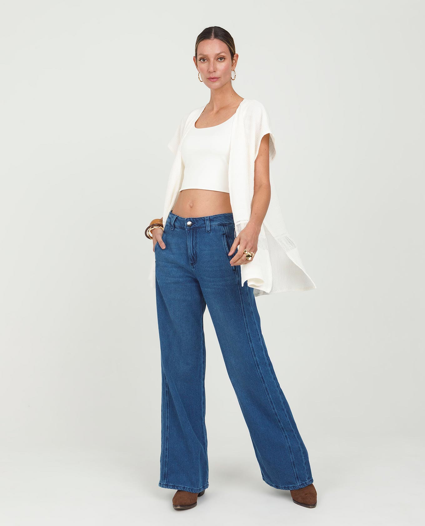 COMPLEMENTO MANGA CORTA PARA MUJER SIN BOTONES TELA CON DESAGUJADO DECORATIVO Adrissa | Ropa para mujer Blusas