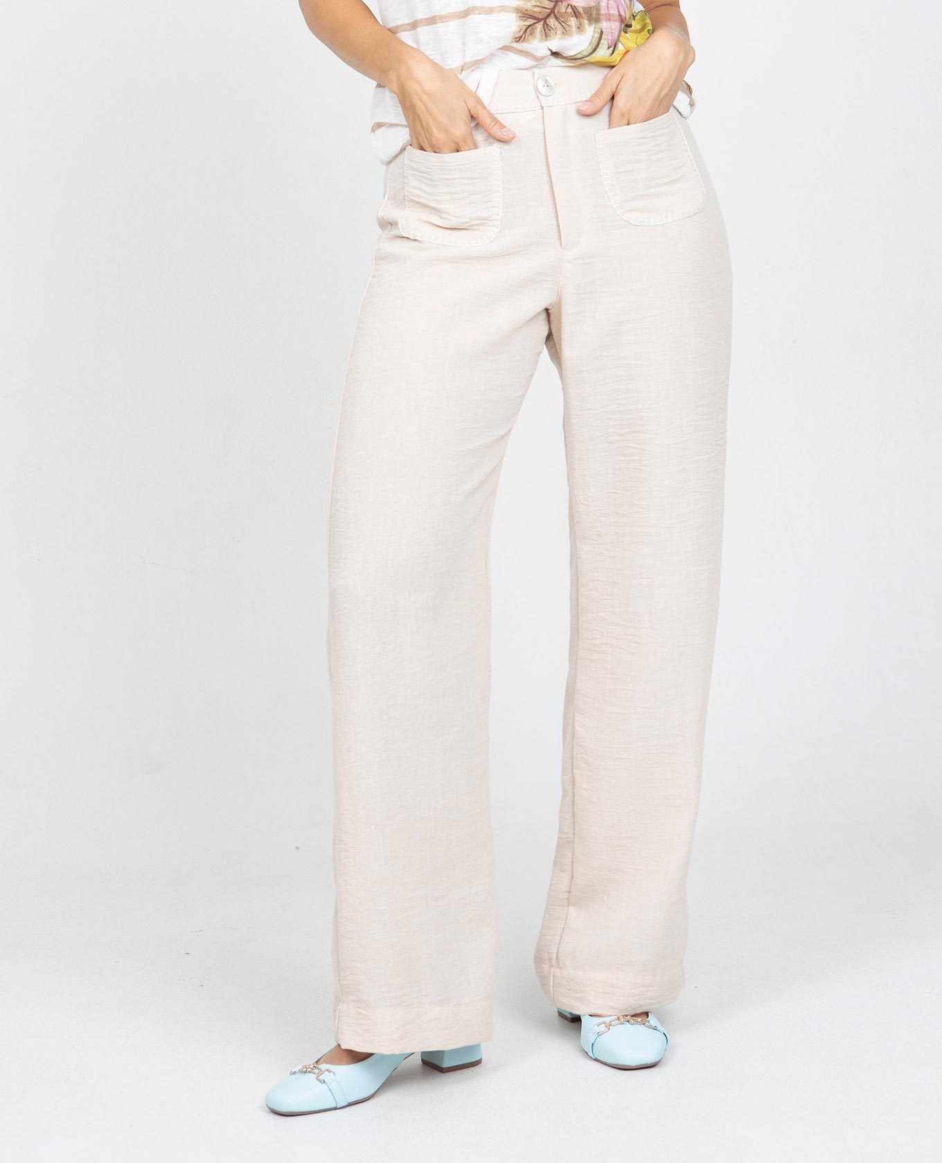 PANTALÓN RECTO PARA MUJER CON PUNTADA ARTESANAL EN PRETINA Y BOLSILLOS Adrissa | Ropa para mujer Pantalones