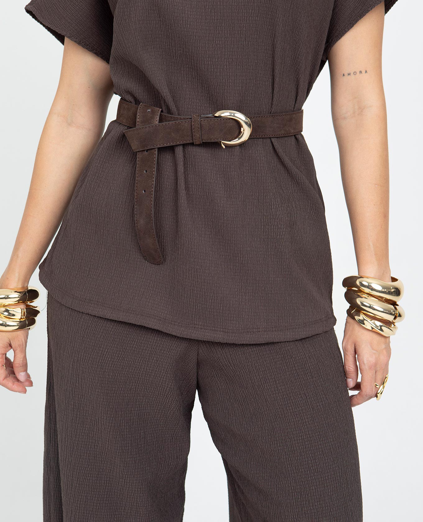 BLUSA CUELLO ALTO PARA MUJER MANGA RODADA TELA CON EFECTO Adrissa | Ropa para mujer Chaquetas