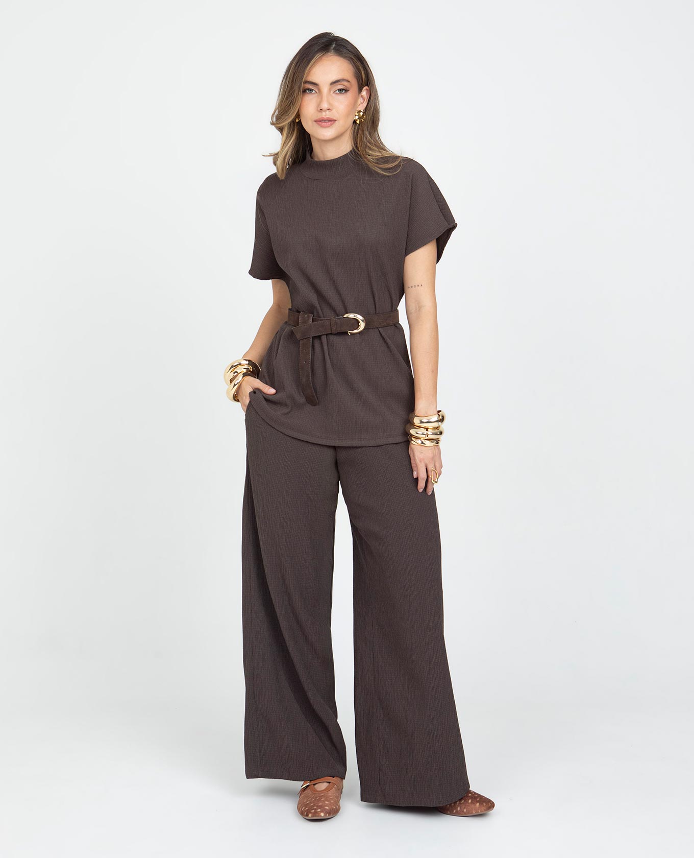 BLUSA CUELLO ALTO PARA MUJER MANGA RODADA TELA CON EFECTO Adrissa | Ropa para mujer Chaquetas