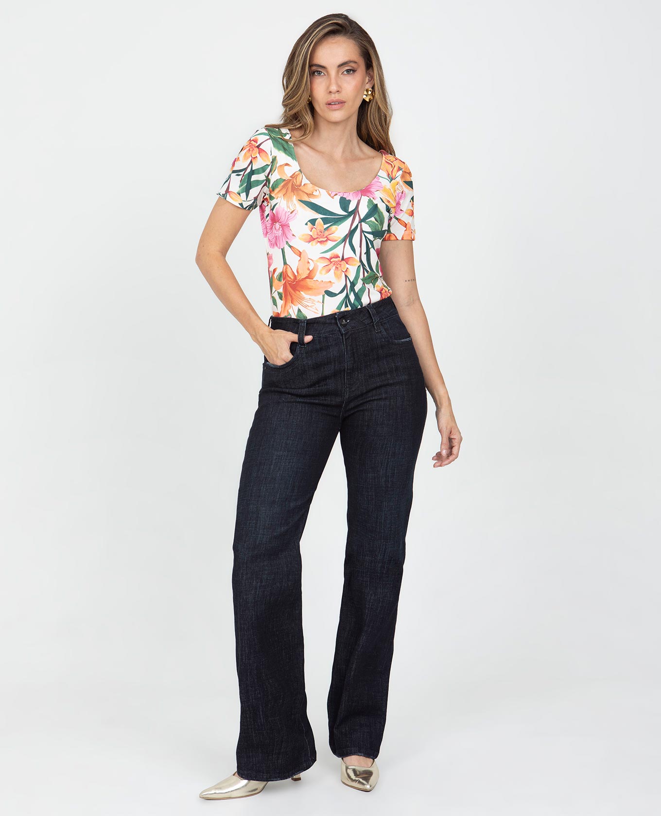 CAMISETA MANGA CORTA PARA MUJER CUELLO U ESTAMPADO FLORES BOTANICO Adrissa | Ropa para mujer Blusas