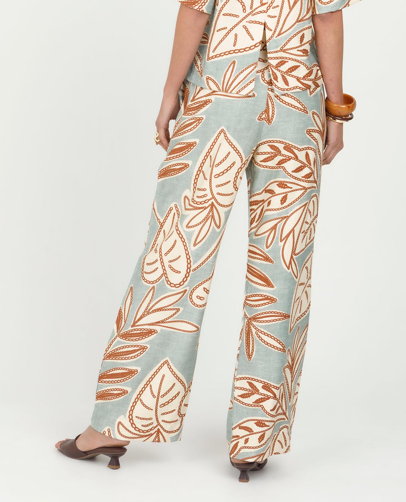 PANTALÓN RECTO PARA MUJER ESTAMPADO CINTURA CON ELÁSTICO Y BOLSILLOS LATERALES Adrissa | Ropa para mujer Pantalones