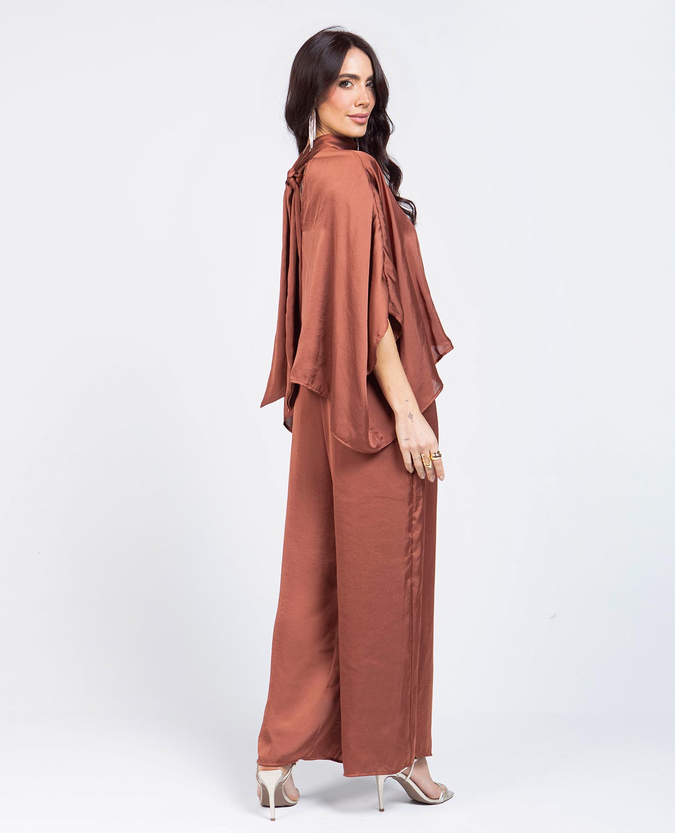 PANTALÓN WIDE LEG PARA MUJER EN TELA SATINADA CON CREMALLERA EN COSTADO Adrissa | Ropa para mujer Pantalones