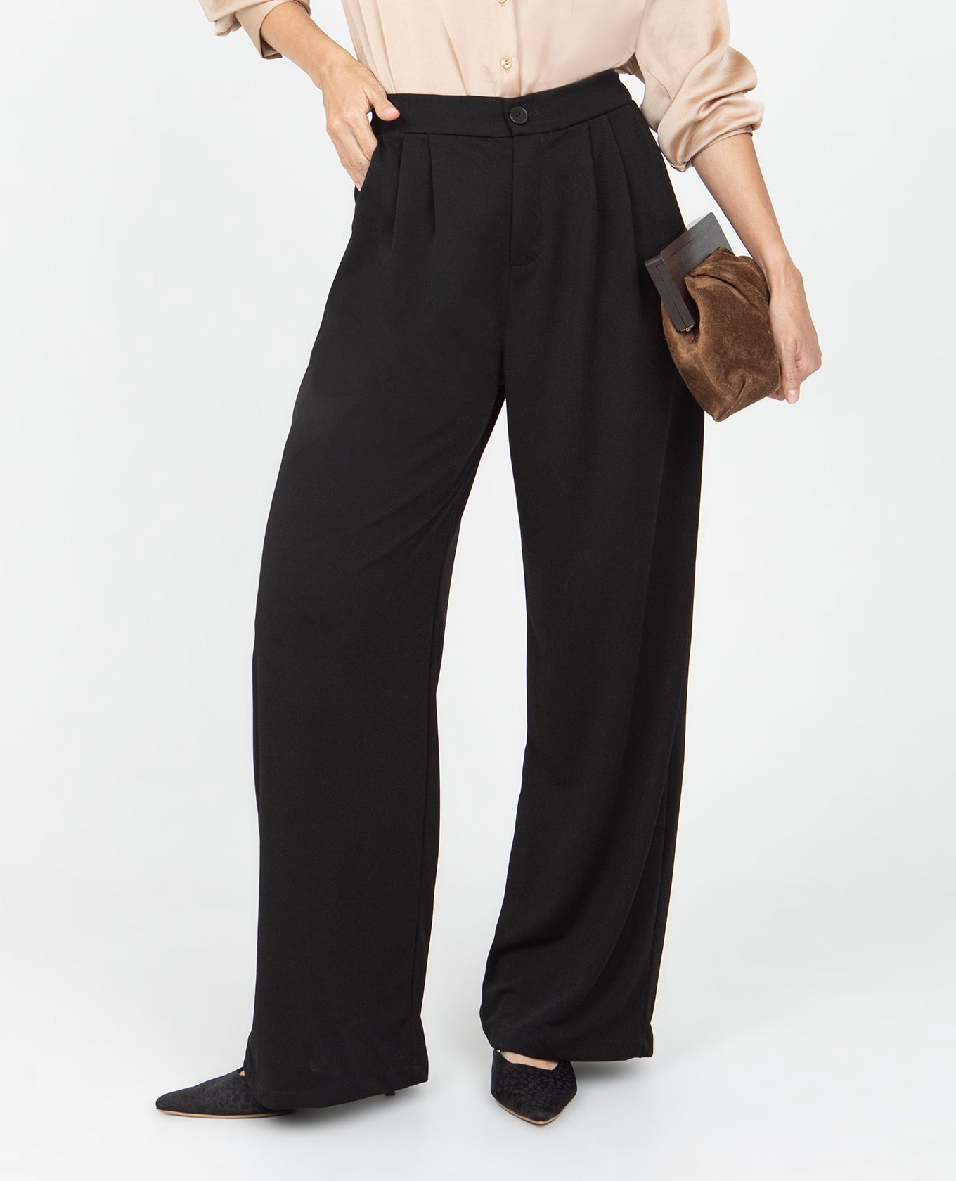 PANTALÓN TIRO ALTO PARA MUJER NEGRO SILUETA WIDE LEG CON PRENSES Adrissa | Ropa para mujer Pantalones