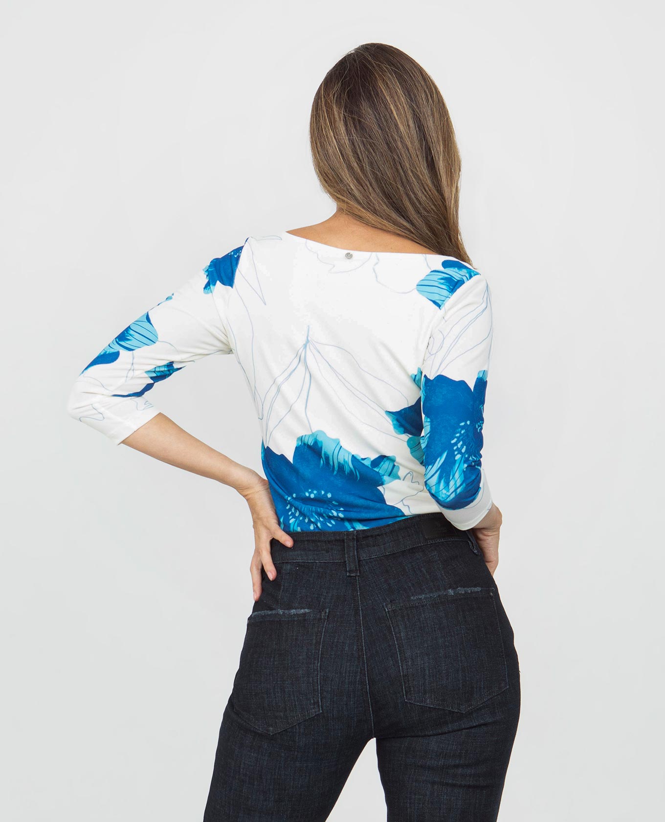 BLUSA ESTAMPADA MANGA 3/4 ESCOTE U EN TEJIDO DE PUNTO Adrissa | Ropa para mujer Blusas