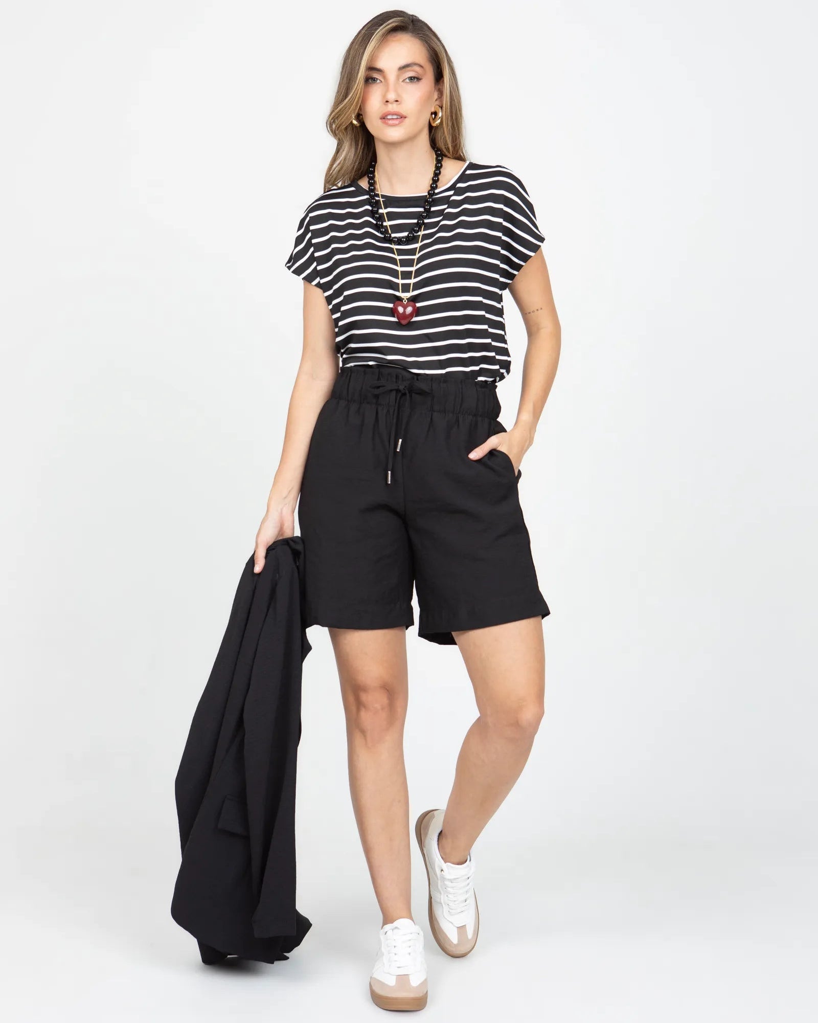 CAMISETA MANGA RODADA PARA MUJER EN RAYAS PRETEÑIDAS CUELLO REDONDO Adrissa | Ropa para mujer Blusas
