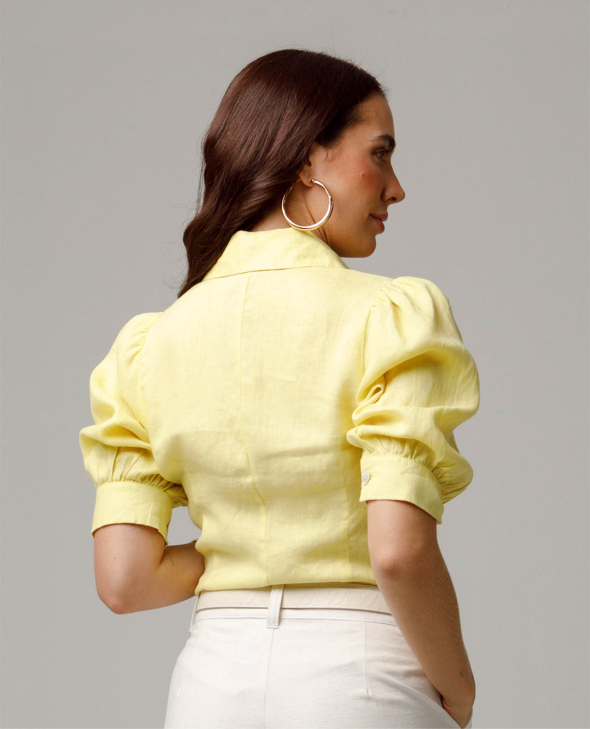 CAMISA EN LINO PARA MUJER SILUETA AJUSTADA MANGA CORTA CON VOLUMEN Y BORDADO Adrissa | Ropa para mujer Camisas