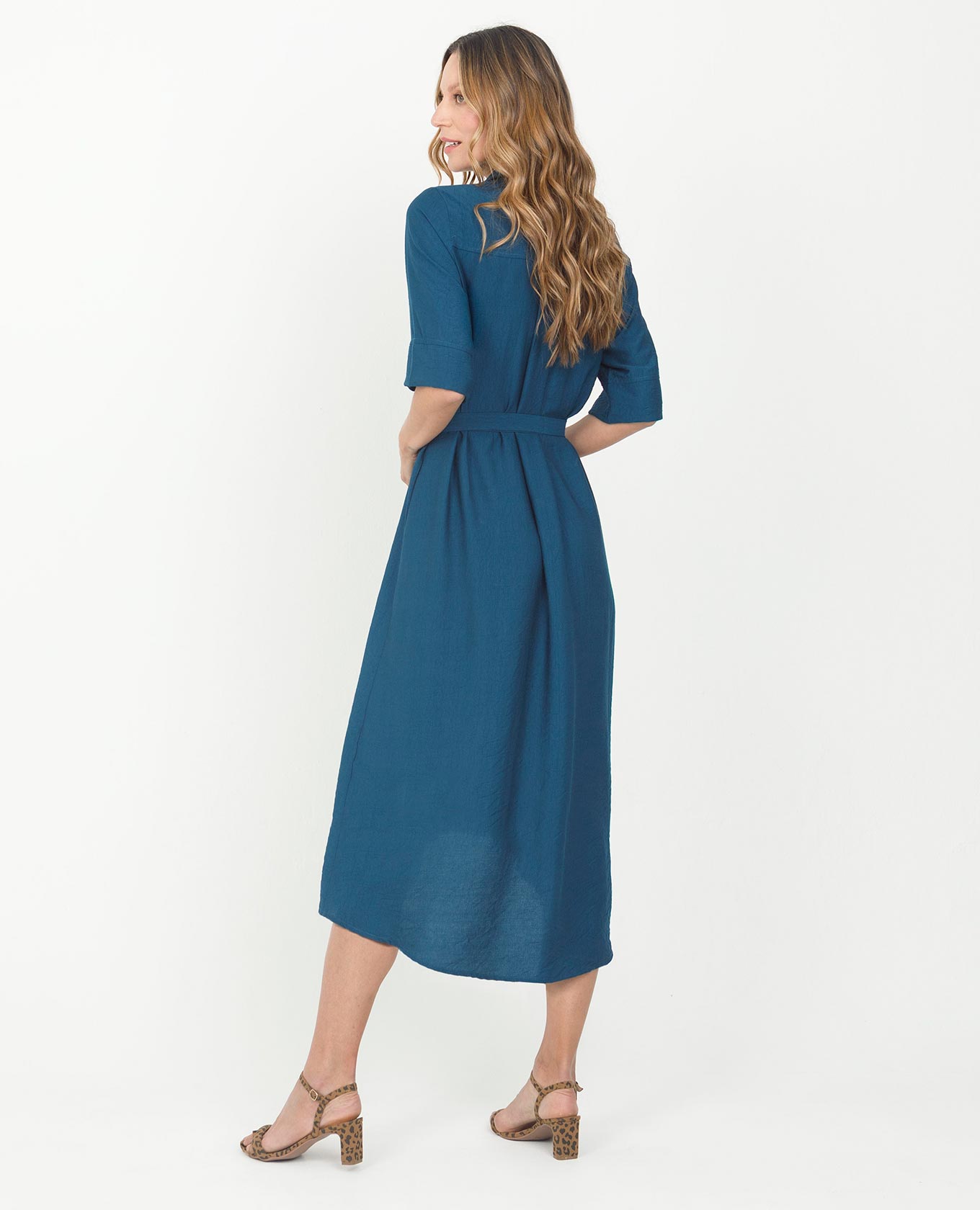 VESTIDO CAMISERO PARA MUJER MANGA CORTA CON RUEDO ASIMÉTRICO Y CINTURÓN Adrissa | Ropa para mujer