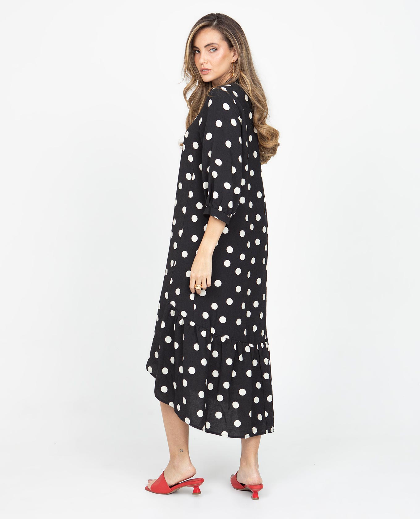 VESTIDO LUNARES PARA MUJER CAMISERO CON CUELLO NERU Y RUEDO ASIMÉTRICO Adrissa | Ropa para mujer Vestidos