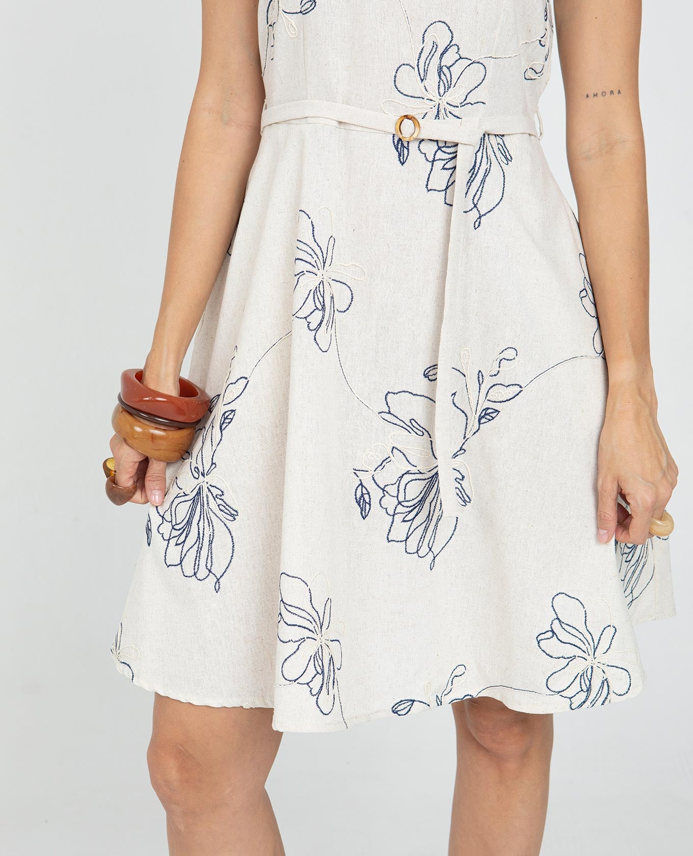 VESTIDO CORTO PARA MUJER CON FALDA ROTONDA TELA BORDADA CON CINTURON Adrissa | Ropa para mujer Vestidos