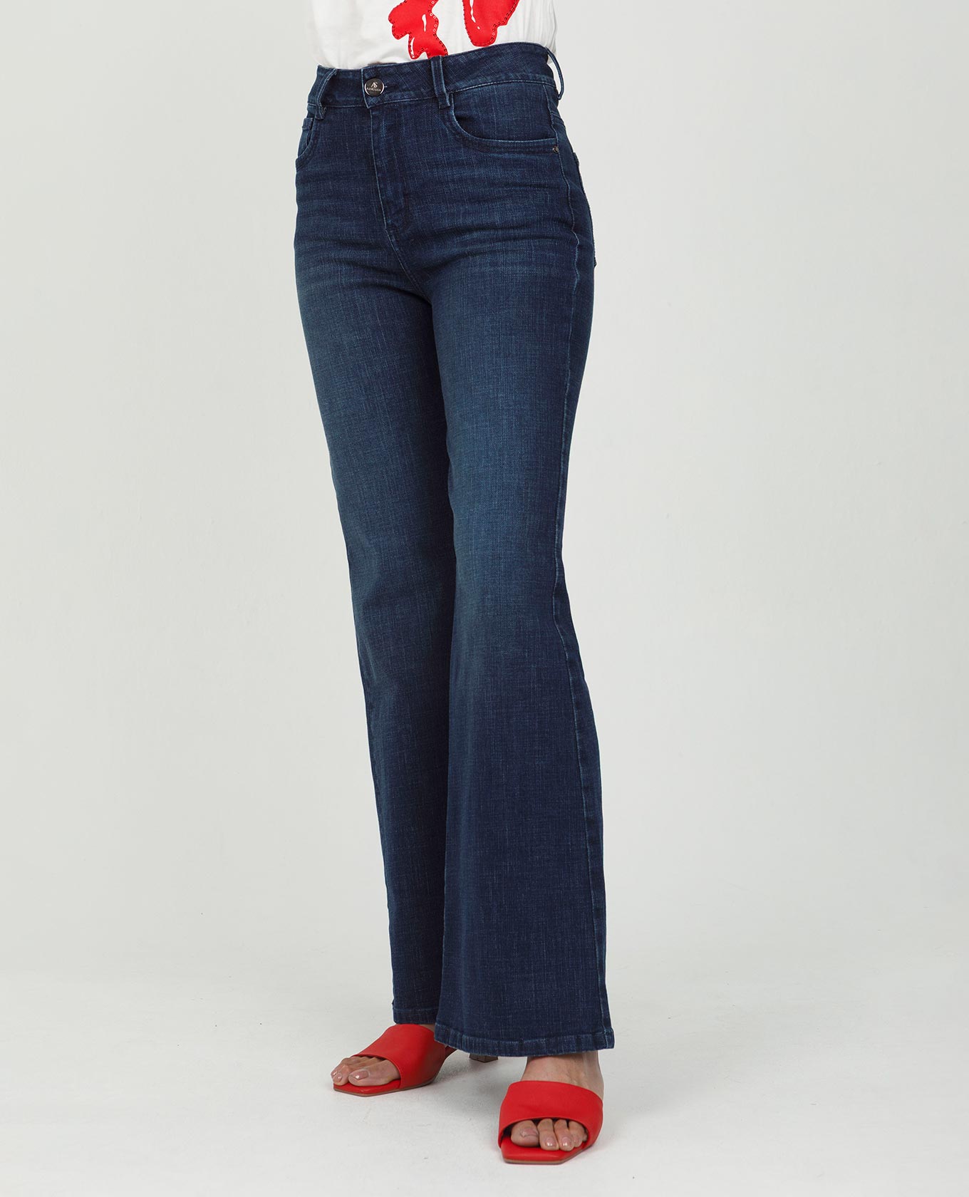 JEAN FLARE PARA MUJER TONO OSCURO CINCO BOLSILLOS Adrissa | Ropa para mujer Jeans