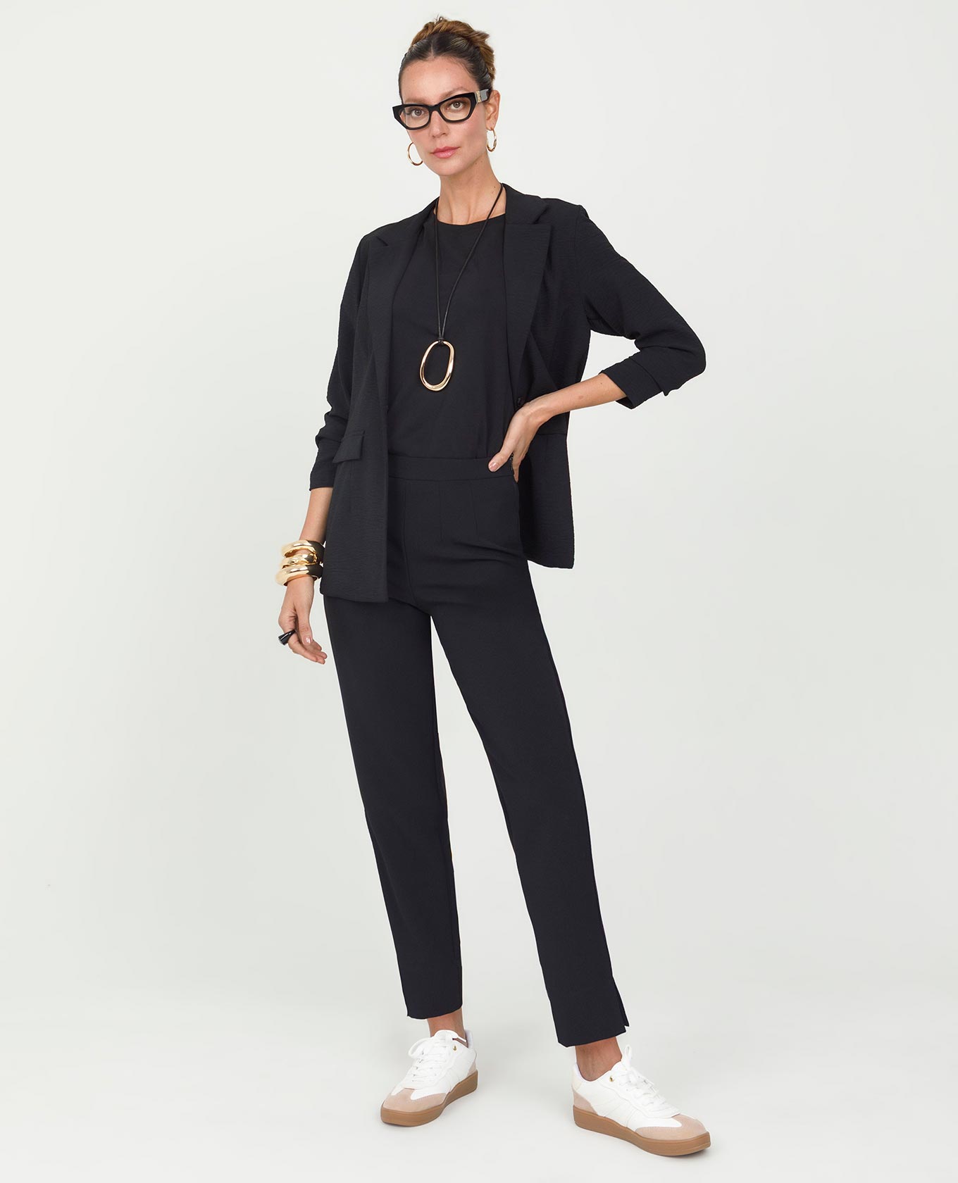 PANTALÓN NEGRO PARA MUJER SILUETA PITILLO CORTO CREMALLERA EN COSTADO Y ABERTURA Adrissa | Ropa para mujer Pantalones