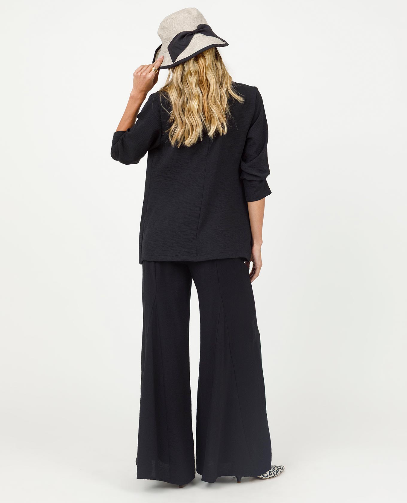 PANTALON ULTRA WIDE LEG PARA MUJER NEGRO CON ELASTICO EN CINTURA TRASERA Adrissa | Ropa para mujer Pantalones